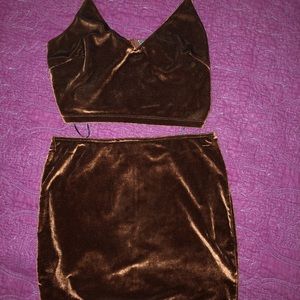 Two piece velvet skirt set